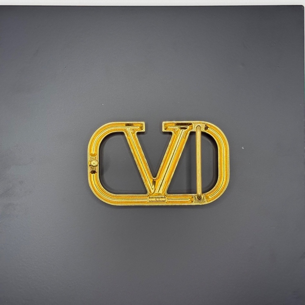 Authentic Valentino Garavani V-Logo Buckle - For 40mm Belt - Hammered Finish - Picture 4 of 5